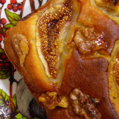 Bolo de Figo e Nozes com Calda de Whisky