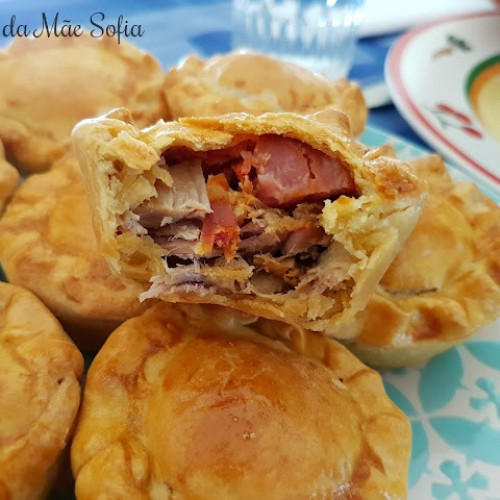 Empadas Deliciosas de Galinha (6 unidades)